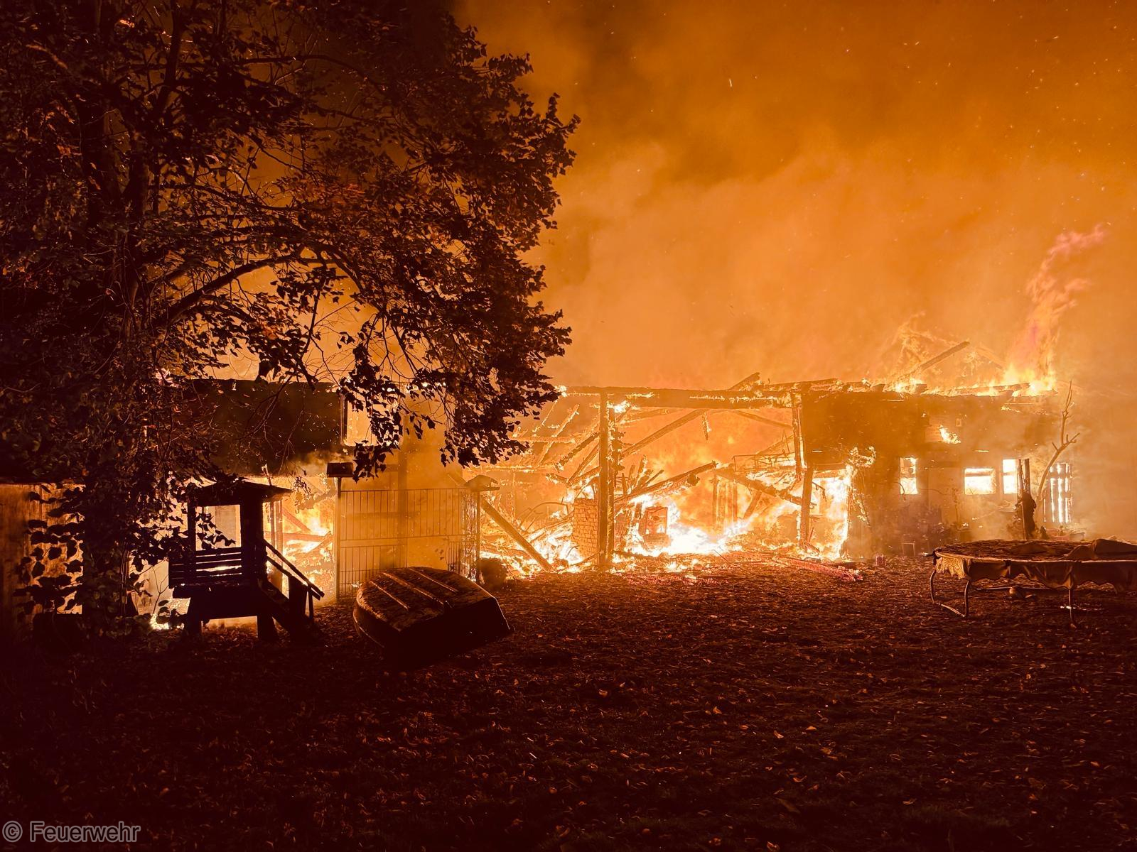 Einsatzfoto Brand B: Gebäudebrand